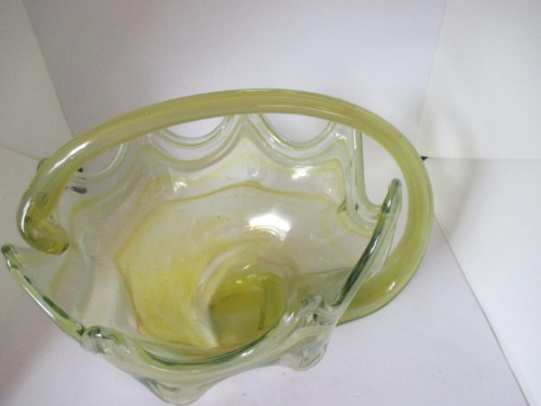 Beautiful Large Blown Art Glass Center bowl Yellowish green color swirl pattern scalloped rim Cottage MOD Retro Home Decorative Bowl