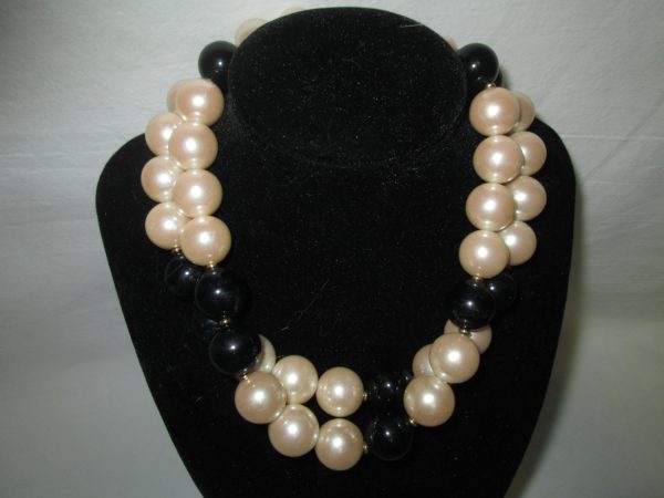 Beautiful Vintage Double strand Large Bead Black and white Necklace Gold separater beads and clasp
