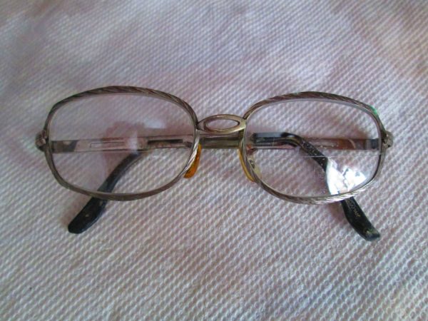 Vintage Mid Century Womens Bifocal Eyeglasses nice condition neat shape Silver patterned rims