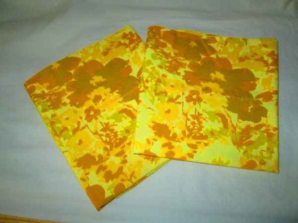 Vintage Pillowcase Pair Yellow and brown Floral Great Condition No Iron Percale U.S.A.