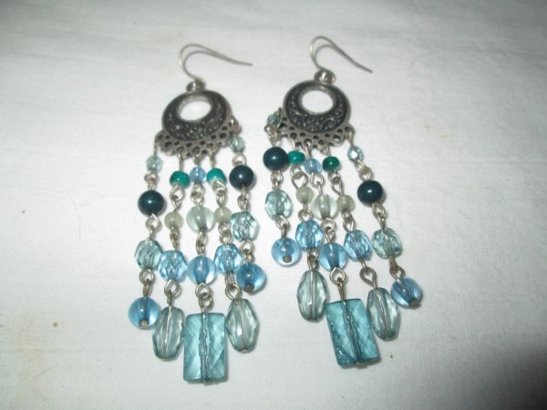 Vintage Southwest style and color Pierced Earrings Turquoise and silvertone metal teal glass