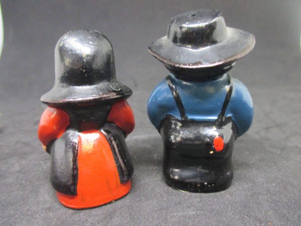 Amish Man and Woman Couple Metal Salt & Pepper Shaker Farmhouse Collectible Cottage Shabby Chic display original stoppers Altoona PA