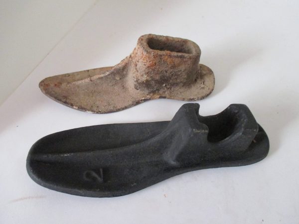 Antique Cobblers cast iron shoe molds display tv movie prop collectible bookends doorstops farmhouse cottage child size