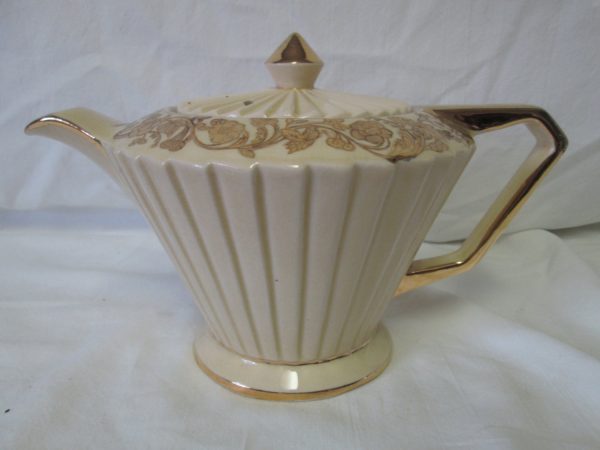 Antique Ivory Teapot Ribbed fan pattern with gold overlay floral pattern top no damage crazed inside Sadler England