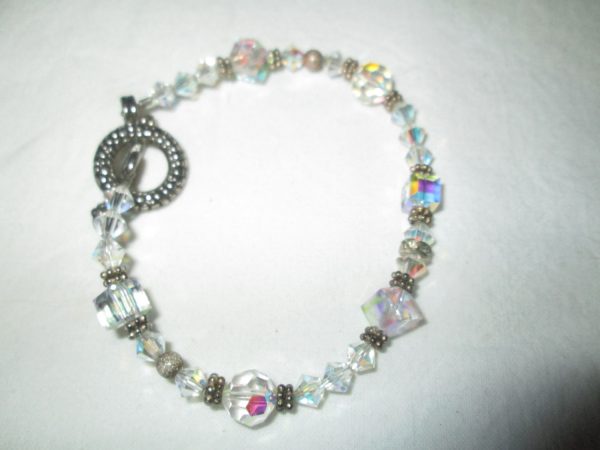 Beautiful Aurora Borealis glass beaded bracelet Fantastic Coloring