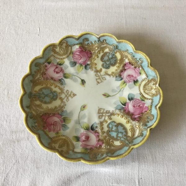 Beautiful Highly detailed scalloped rim rose plate hand painted heavy gold trim Nippon pre-1921