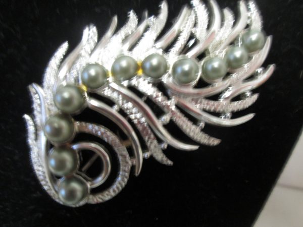 Beautiful Silver Sarah Coventry Brooch Gray pearls with great detail Large Brooch