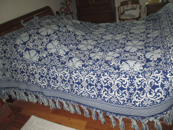 Beautiful Vintage blue & white reversible Bed spread coerlate European Belgium blanket fringed queen size Collectible MOD RETRO Collectible