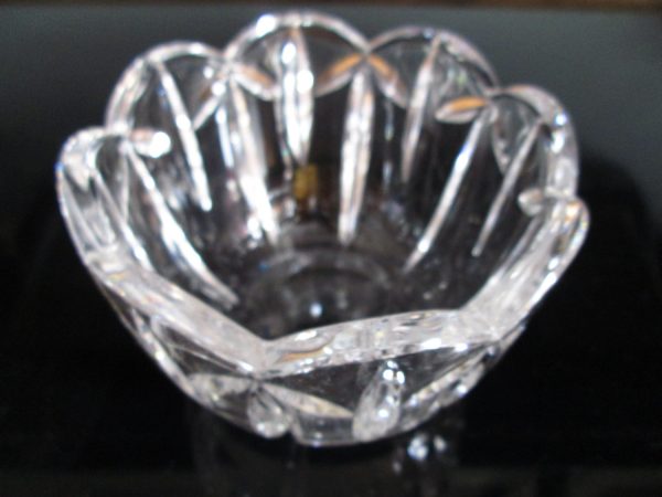 Beautiful Vintage Unused Crystal Flower bowl cut crystal in Excellent condition