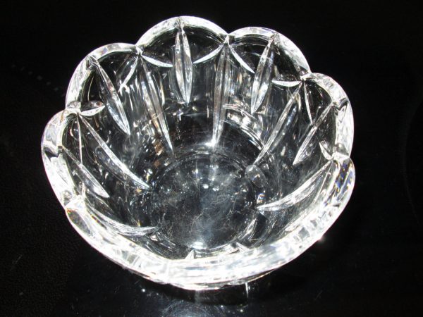 Beautiful Vintage Unused Crystal Flower bowl cut crystal in Excellent condition