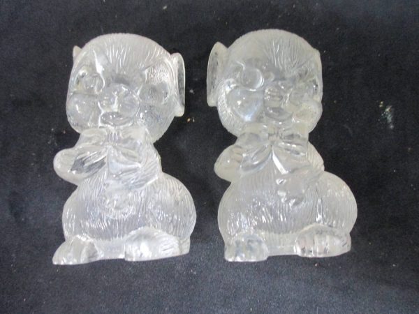 Clear hard Plastic Bears with Bows Salt & Pepper Shakers decor collectible display tableware dinning kitchen cottage 1950's Hong Kong
