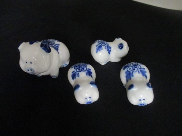 Darling Blue & White Vintage Mother Pig figurine with 3 baby pigs fine bone china collectible display farmhouse Miniature home decor mini's