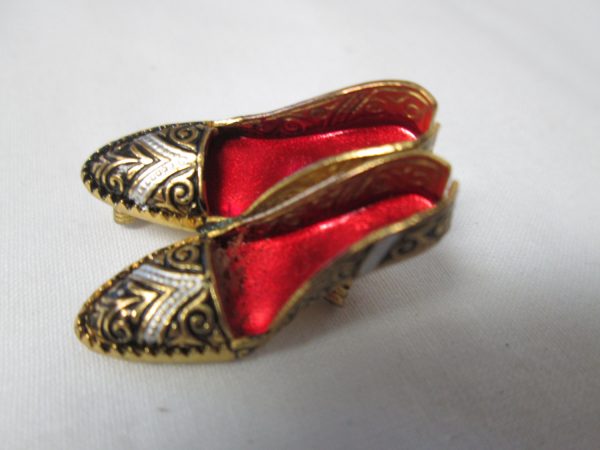 Darling Shoe Brooch Pin High Heels Great detail Red inside Gold black silver shoes