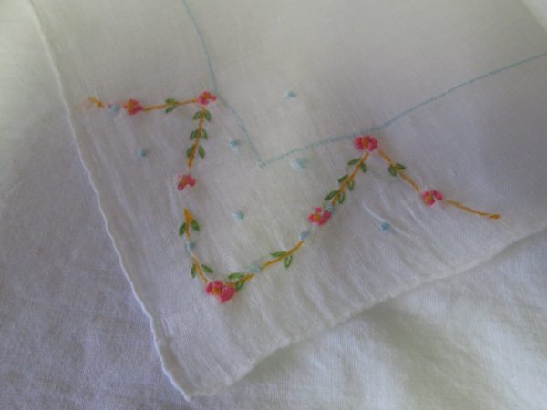 Fantastic Embroidered linen handkerchief floral pattern corners tiny flowers cotton collectible display cottage shabby chic