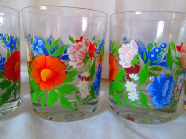Fantastic Floral Glass Tumblers Rocks Juice Bright and vivid colors nice quality Pretty colors and great condition