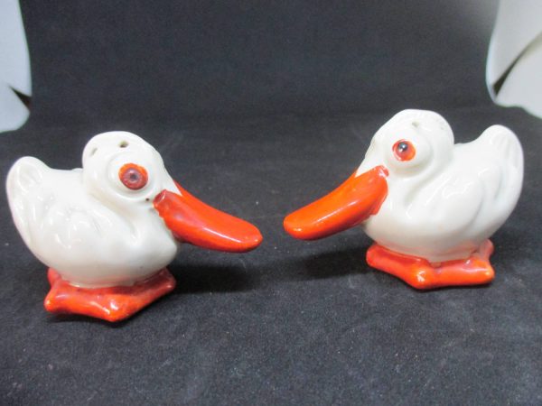 Fantastic Mid Century Duck Salt & Pepper Shakers decor collectible display tableware dinning kitchen farmhouse cottage nautical