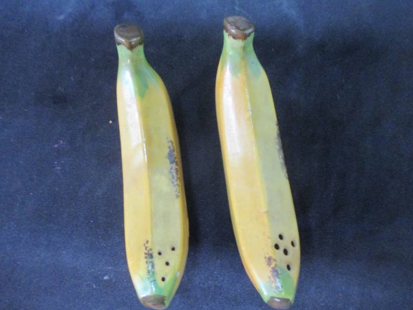 Fantastic Mid Century Japan Banana Salt & Pepper Shakers decor collectible display tableware dinning kitchen farmhouse cottage