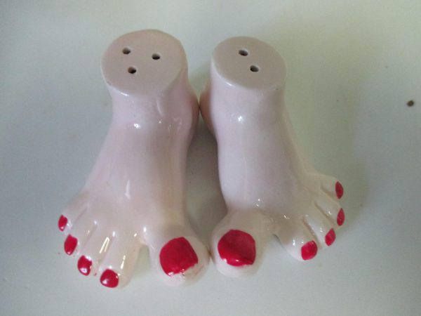 Mid Century Bare Feet Red Painted toe nails Salt and Pepper shakers cottage collectible display farmhouse country Kitchen Beach