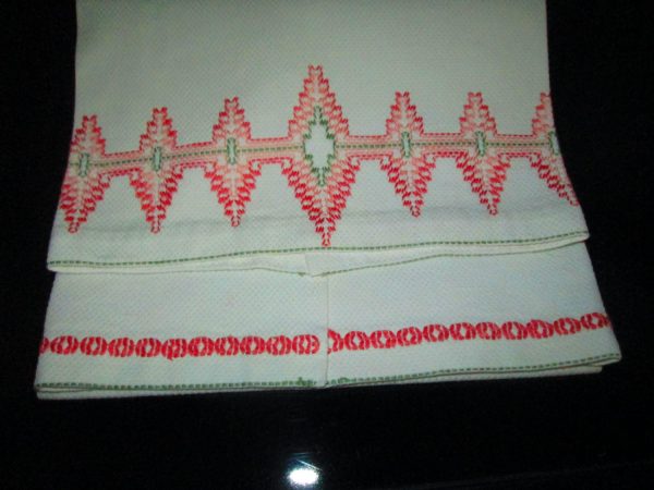Monk's Cloth embroidery huck weave hemstitching Swedish weaving pattern Guest Bath Towel Vintage Sweden