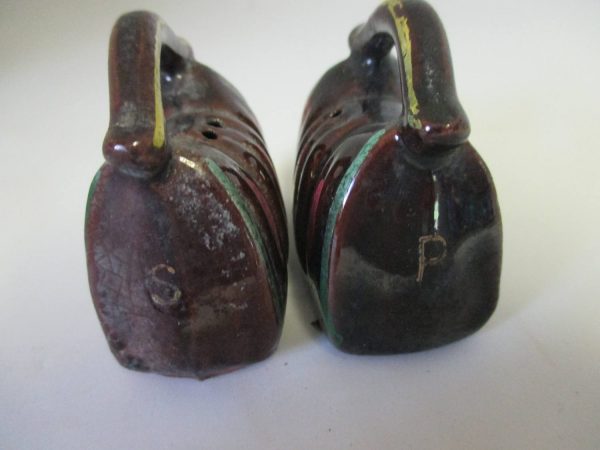 Pottery Purse Handbag shaped Mid Century Salt & Pepper Shaker Farmhouse Collectible Cottage Shabby Chic display original stoppers Japan