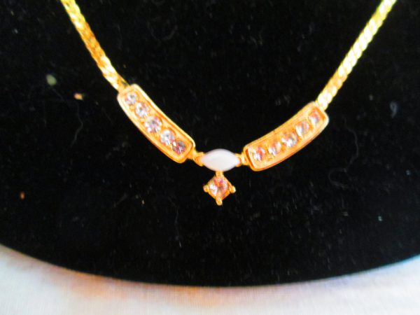 Really Wow Dainty Rhinestone with gold tone costume jewelry necklace Beautiful gold tone with very sparkly rhinestones evening wear