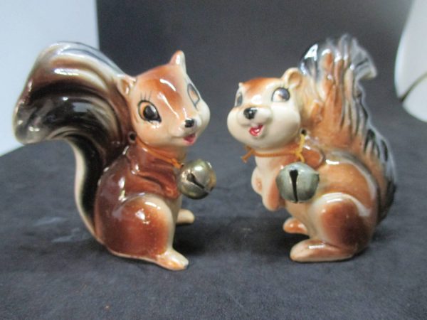 Squirrels with Working Bells Salt & Pepper Shakers decor collectible display tableware dinning kitchen farmhouse cottage Mid century Japan