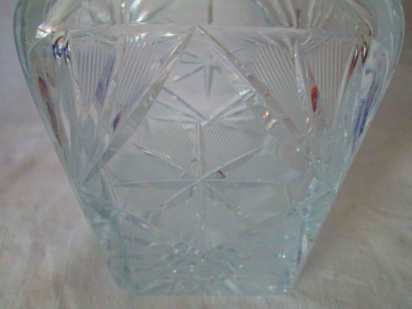 Stunning clear crystal Heavy Large Decanter Etched Floral pattern with matching ground crystal stopper