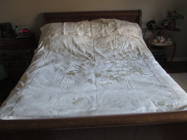 Stunning Ivory Fine Cotton Duvet Cover with Matching Shams Queen size Organza and applique tops Unused new old stock
