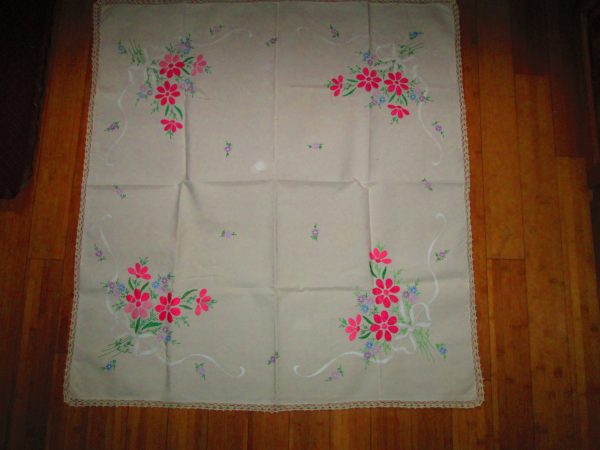 Stunning Vintage Hand Embroidered Floral Fine Cotton Tablecloth with Crochet trim WOW  Piece