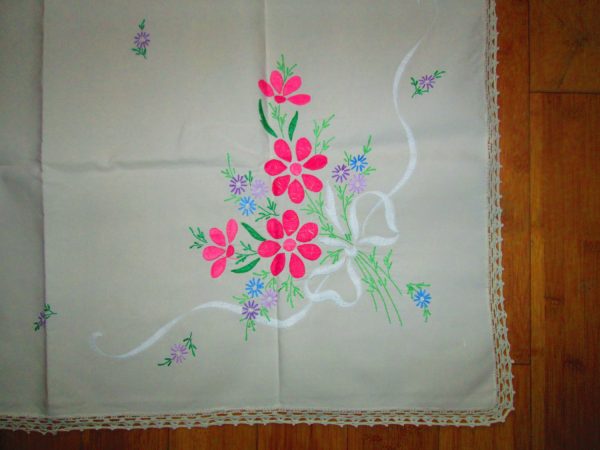 Stunning Vintage Hand Embroidered Floral Fine Cotton Tablecloth with Crochet trim WOW  Piece