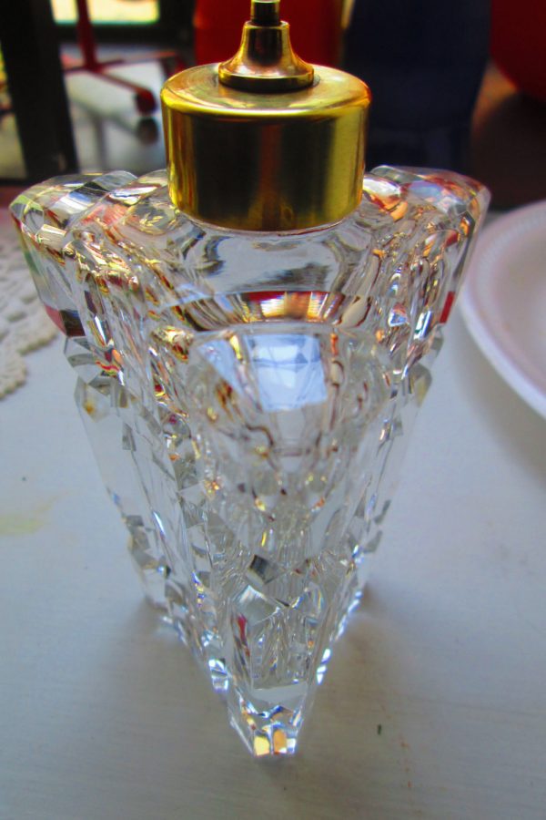 Vintage Crystal Beautiful Powder Jar Bottle Cut crystal Brass lid talcum powder