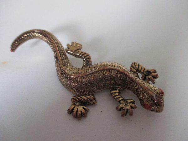 Vintage Darling Gecko Pin Brooch Red Eyes gold tone metal collectible vintage jewelry