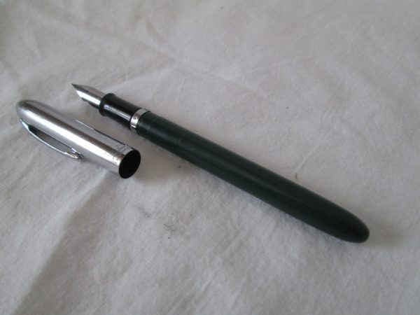 Vintage Fountain Pen Fineline Sheaffer Dark green with silver cap Fineline 304 USA nib