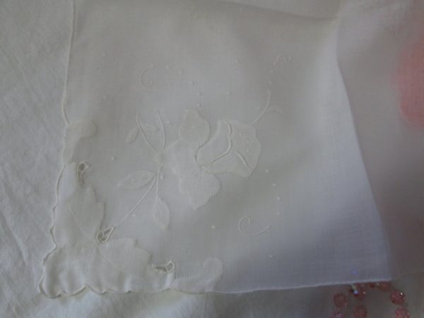 Vintage hand drawn cotton white on white appliqued floral hankie handkerchief embroidered scalloped