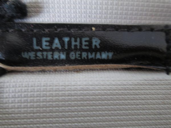 Vintage leather West Germany Razor shoe horn tweezers scissors file Men's vanity travel kit 1966 Collectible Men's Vanity Travel display