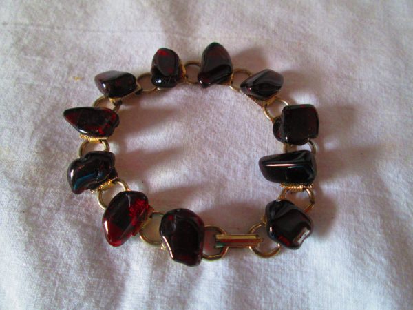 Vintage Mid Century Red Glass Bracelet Gold Hoop Dividers gold tone clasp costume jewelry