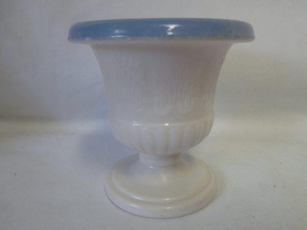 Vintage Urn style agate with blue inside toothpick holder Raised Scrolls around the outside trinkets rings fancy soaps
