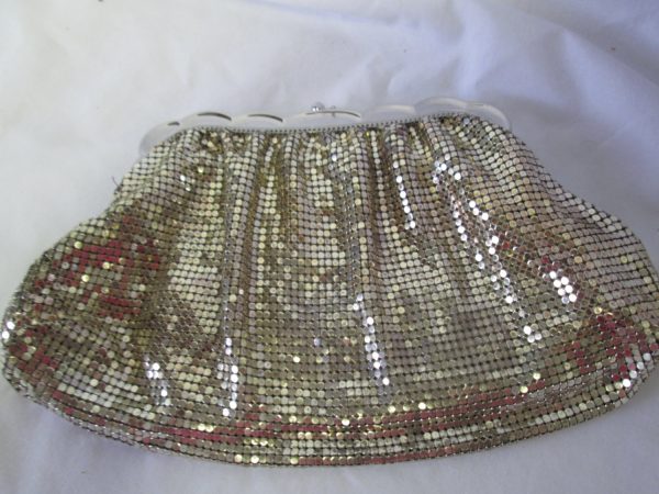 Vintage USA Whiting and Davis Silver Mesh bag purse eveing bag clutch Scalloped Closure with kiss clasp