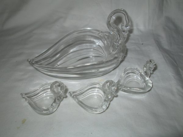Vintage Very Neat Ribbed Glass Swan dish with 3 mini swans Nut Dish Trinket dish Snacks Many uses collectible display home decor