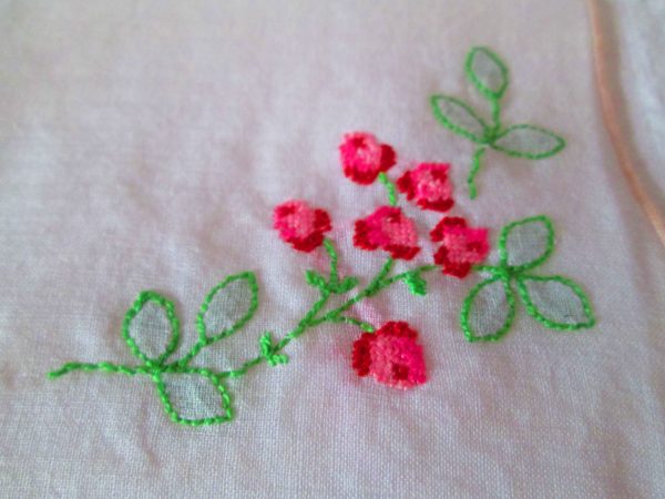White cross stitch dark pink light pink roses hankie handkerchief 100% cotton peach trim 11x11
