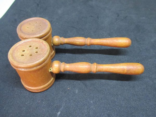 Wooden Gavels Salt & Pepper Shakers decor collectible display tableware dinning kitchen farmhouse cottage Judge Lawyer