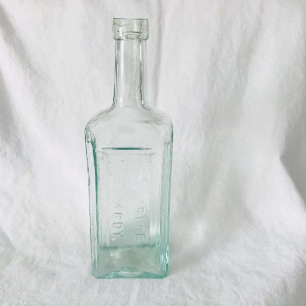 Antique Apothecary Pharmacy bottle medicine jar Medical collectible display pharmaceutical 8.75x3x1.75 Dr.D. Kennedy Favorite Remedy N.Y.