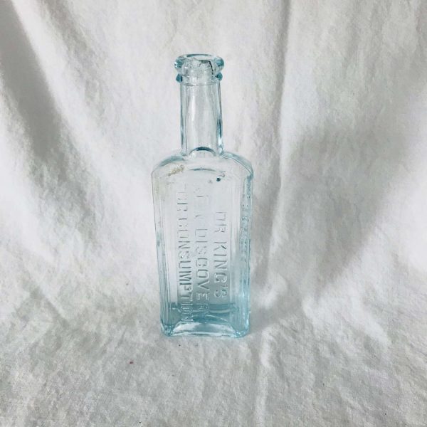 Antique Apothecary Pharmacy bottle medicine jar Medical collectible display pharmaceutical Dr, King's New Discovery for Consumption Chicago