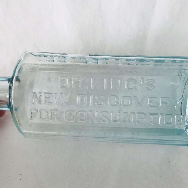 Antique Apothecary Pharmacy bottle medicine jar Medical collectible display pharmaceutical Dr, King's New Discovery for Consumption Chicago