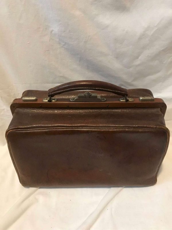 Antique Doctors Medical House Call Bag Leather Locking top brown with metal clasp and lock handle intact collectible display doctor pharmacy