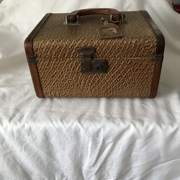 Antique Leather Train Case Luggage Storage Travel Overnight bag hard side Cosmetic Case farmhouse cottage collectible display Mirror