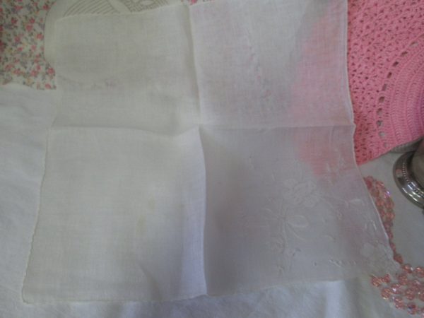 Beautiful fine cotton appliqued floral embroidered hankie handkerchief