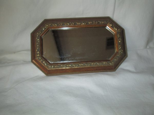 Beautiful Gold Frame mirror in  ornate gold frame