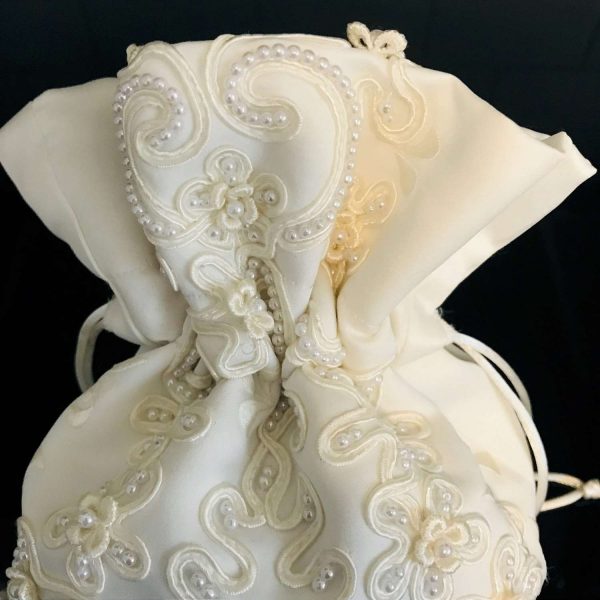 Beautiful hand made Satin Bridal Wedding Purse Dance bag made of Wedding dress jewelry bag pearl beaded drawstring travel bag white on white