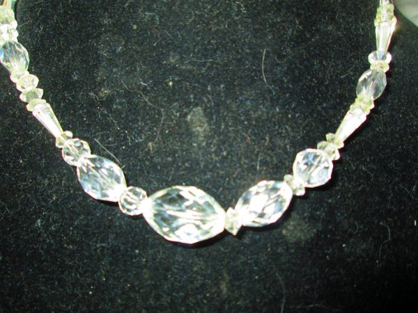 Beautiful Vintage Crystal Necklace Excellent Condition 16" Long